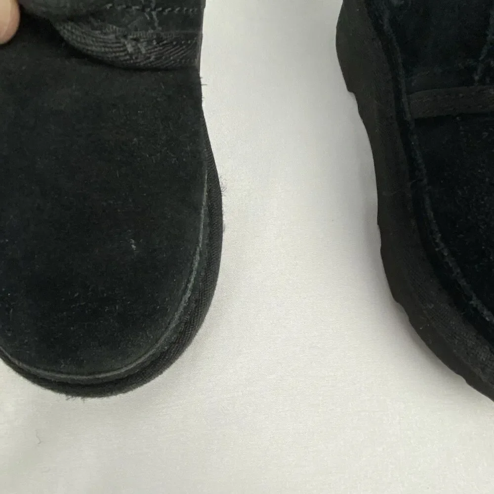 UGG Neumel II Chukka Boot Toddler Size 10 Black Suede Side Zip Water Repel‎ $105